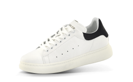 Men's sneakers in white снимка