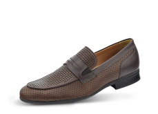 Men's shoes with perforation