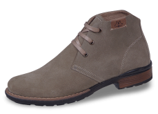 Men's boots type chukka from natural suede and with dark sole