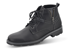 Men's boots made of black leather