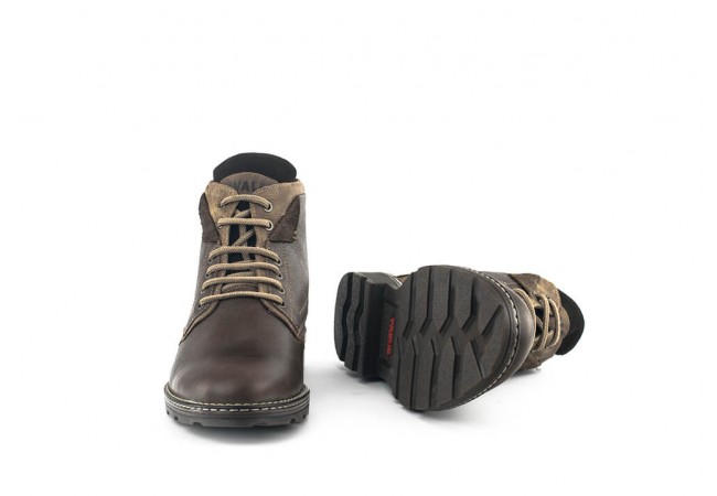 Male boots in dark brown 360° Image