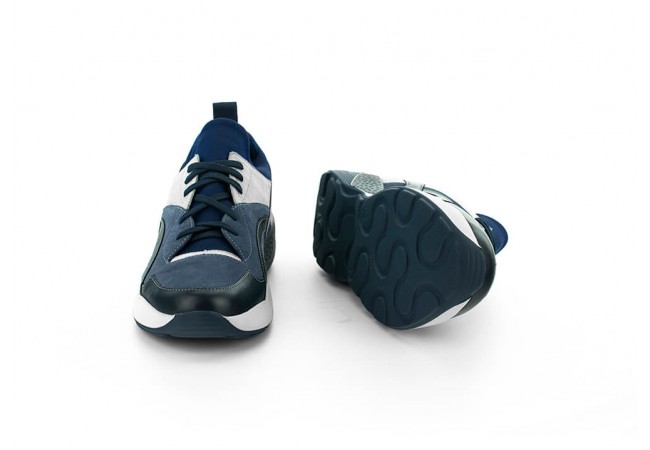 Men's sports shoes in dark blue nubuck and velour.  360° Image